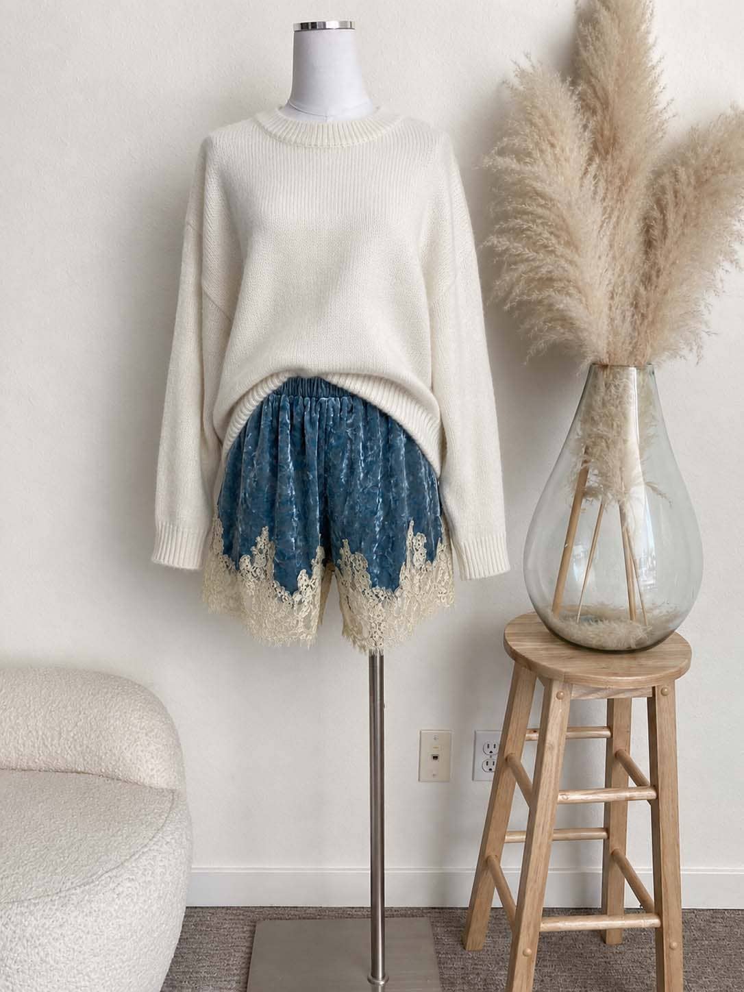 CRUSHED VELVET LACE TRIM SHORTS
