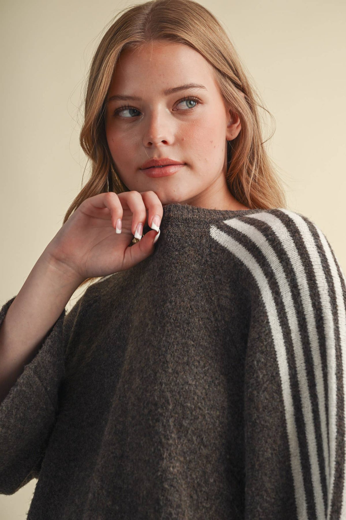 STRIPED 3/4 SLEEVE SWEATER