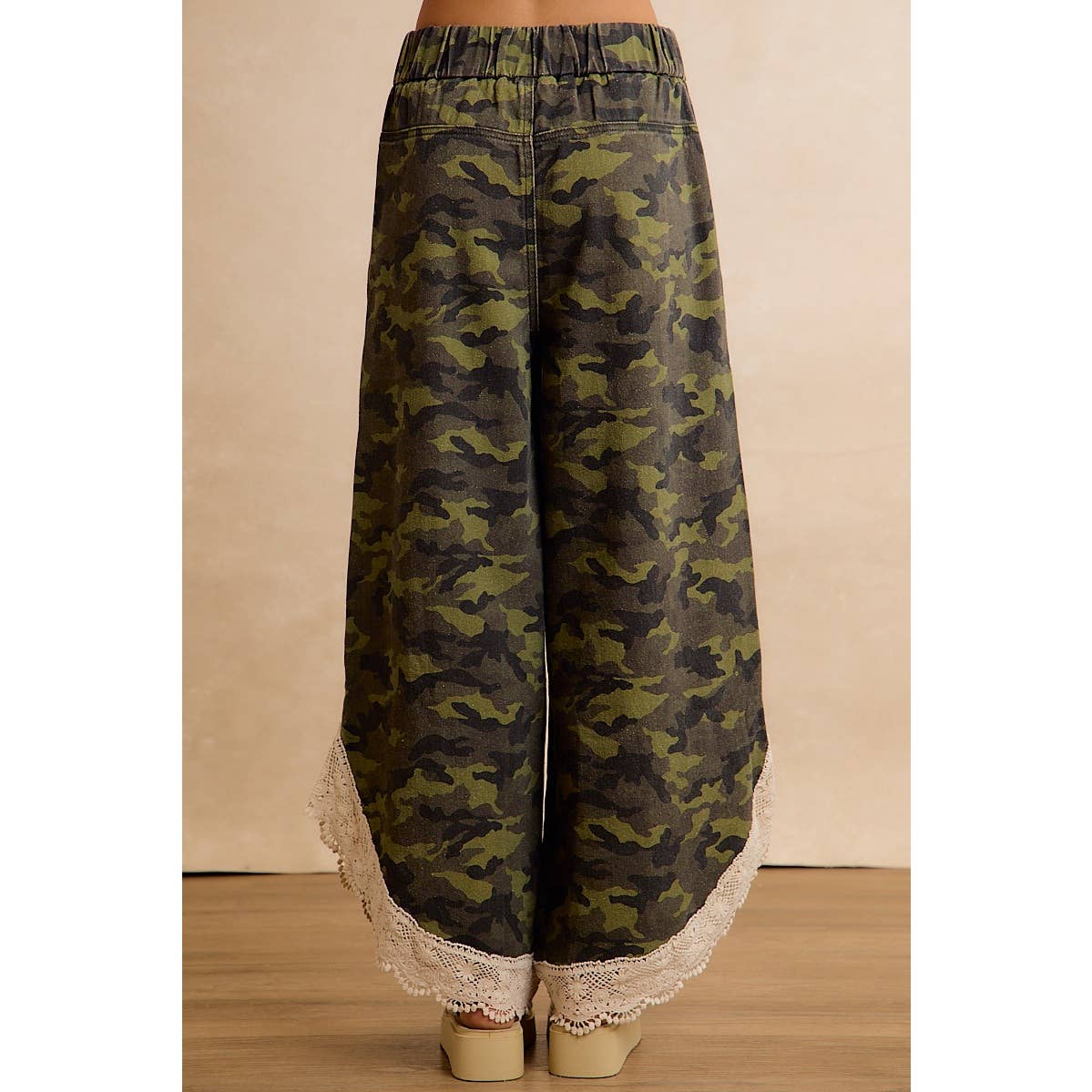 CAMO PRINT LACE HEM FULL LENGTH WIDE LEG PANTS