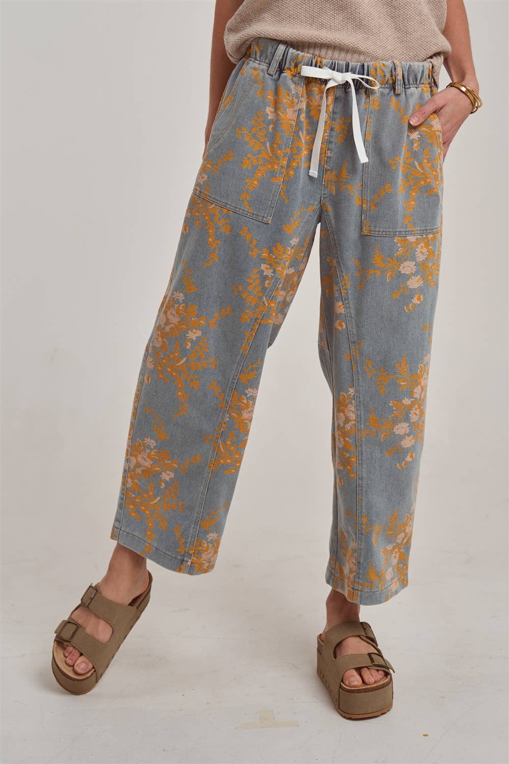 MID RISE RELAXED CASUAL FIT FLORAL DENIM JEANS