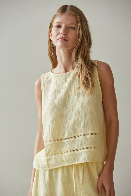 L9511T | Woven Cotton Round Neck Sleeveless Top