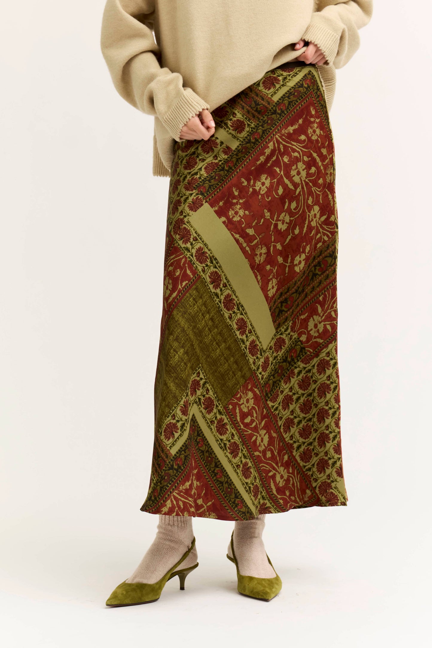 FALL PRINT SLIP SKIRT