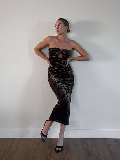 WIRE BUST RUCHED TUBE MIDI DRESS WITH BACK SLIT