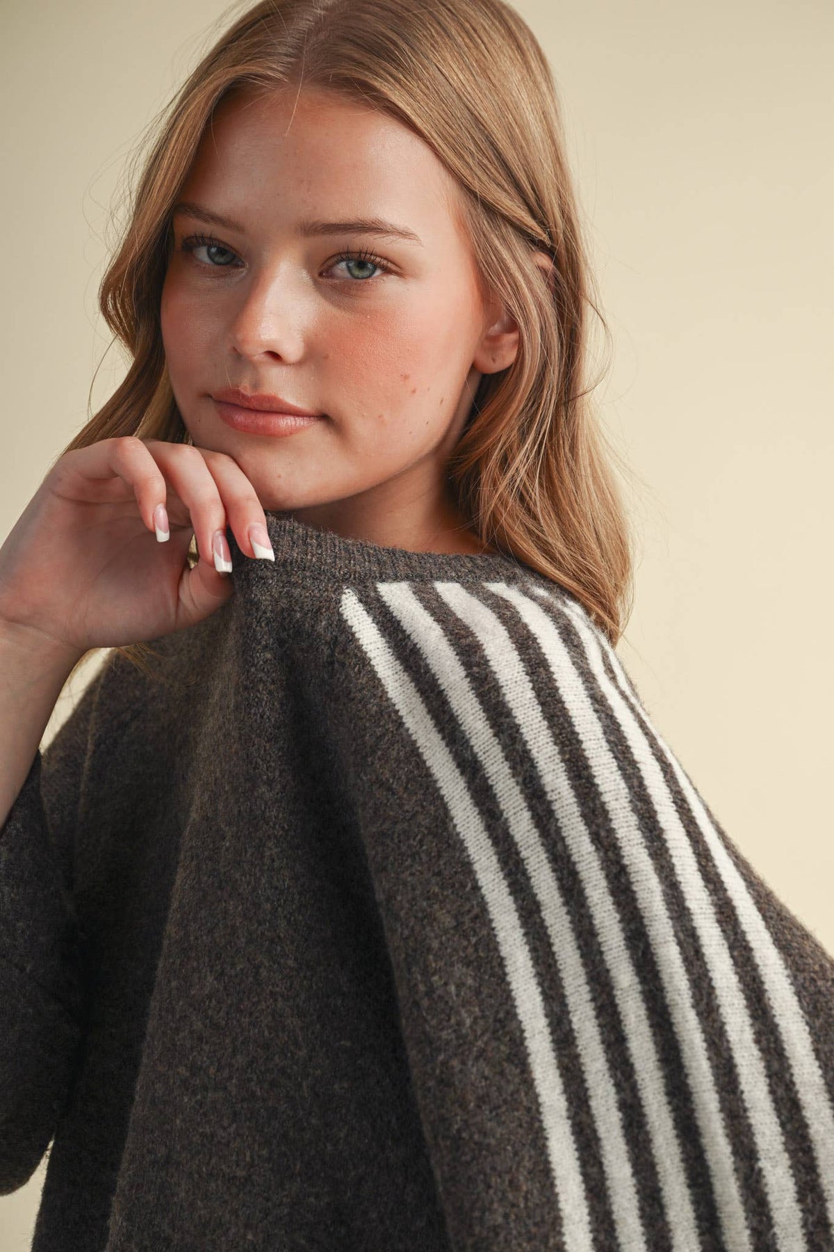 STRIPED 3/4 SLEEVE SWEATER