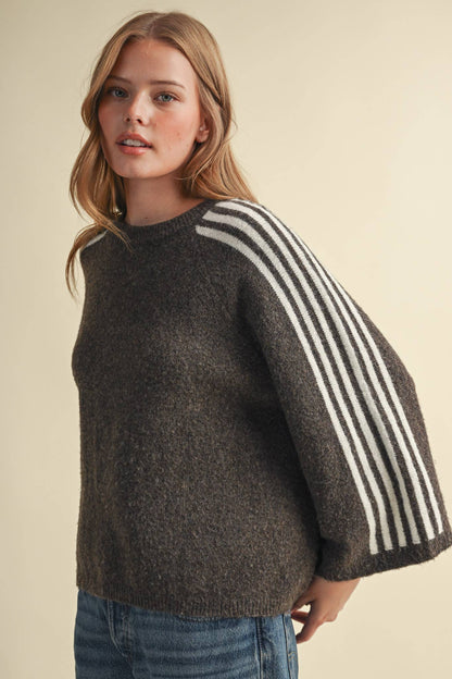 STRIPED 3/4 SLEEVE SWEATER