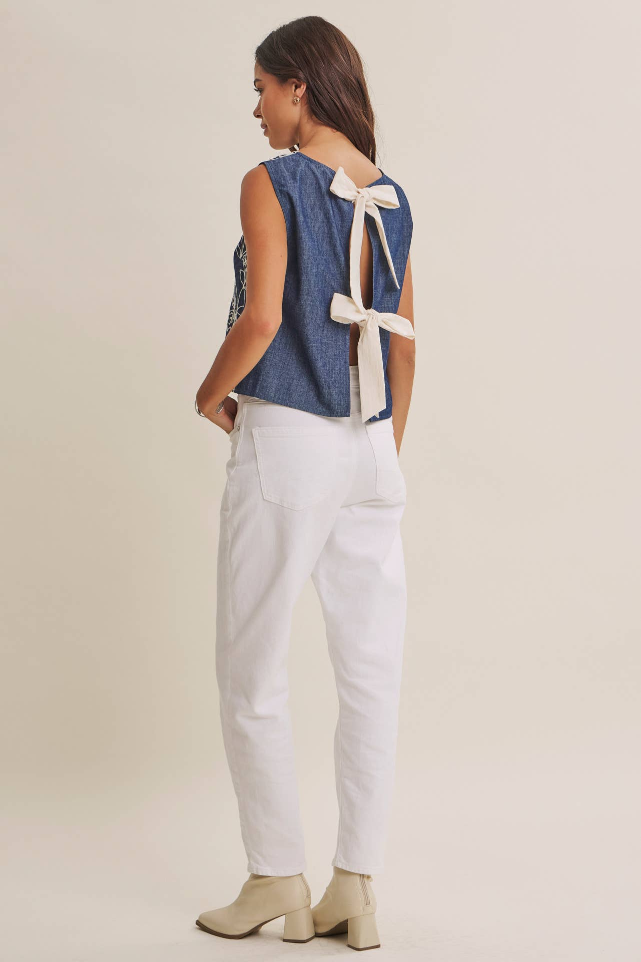 COASTAL DAY CHAMBRAY EMBROIDERED BLOUSE WITH BACK BOW