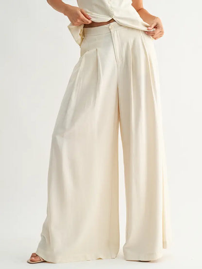 Wide Leg Pleated Trousers