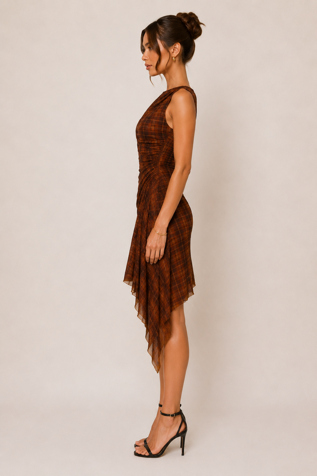 BROWN PLAID SLEEVELESS RUCH SIDE MINI DRESS