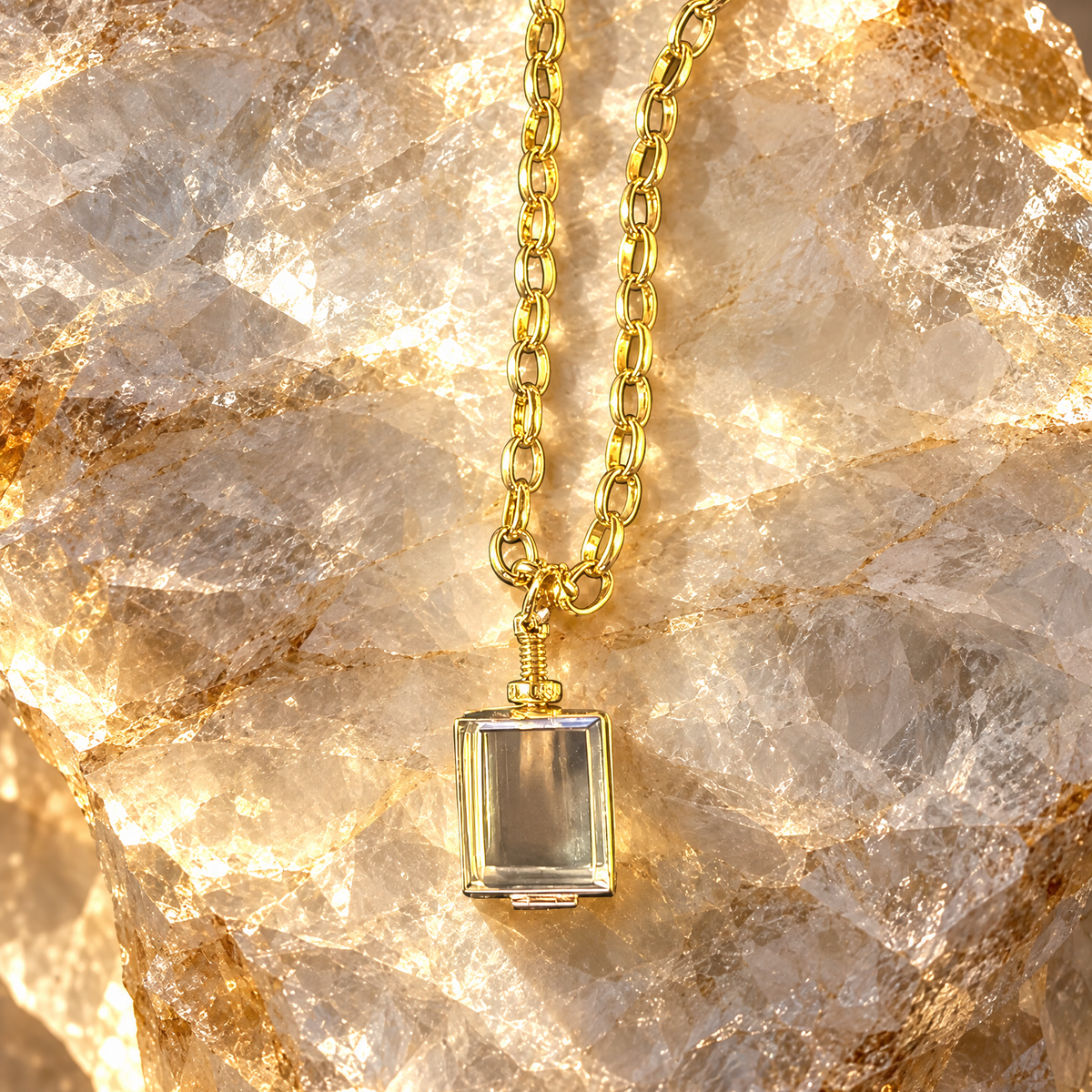 Keepsake Charleston Locket