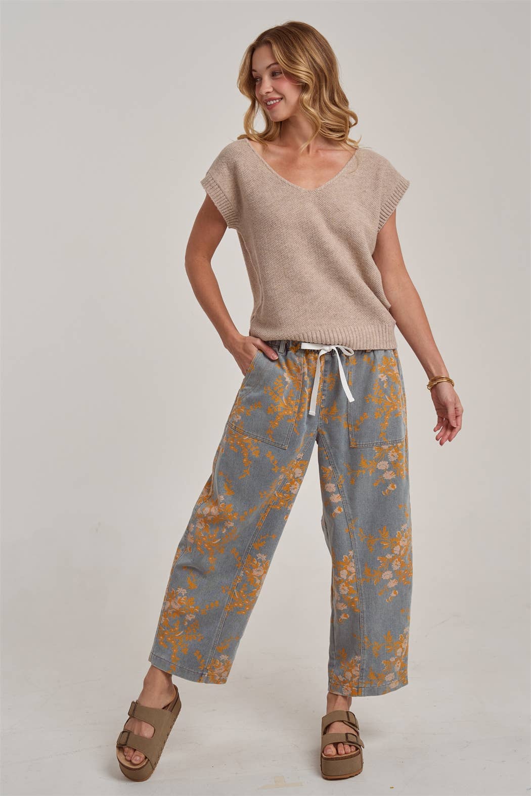 MID RISE RELAXED CASUAL FIT FLORAL DENIM JEANS