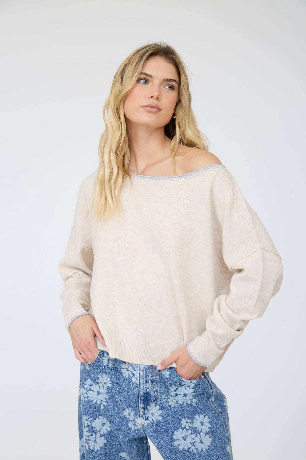 CONTRAST TRIM OFF SHOULDER LONG SLEEVE SWEATER