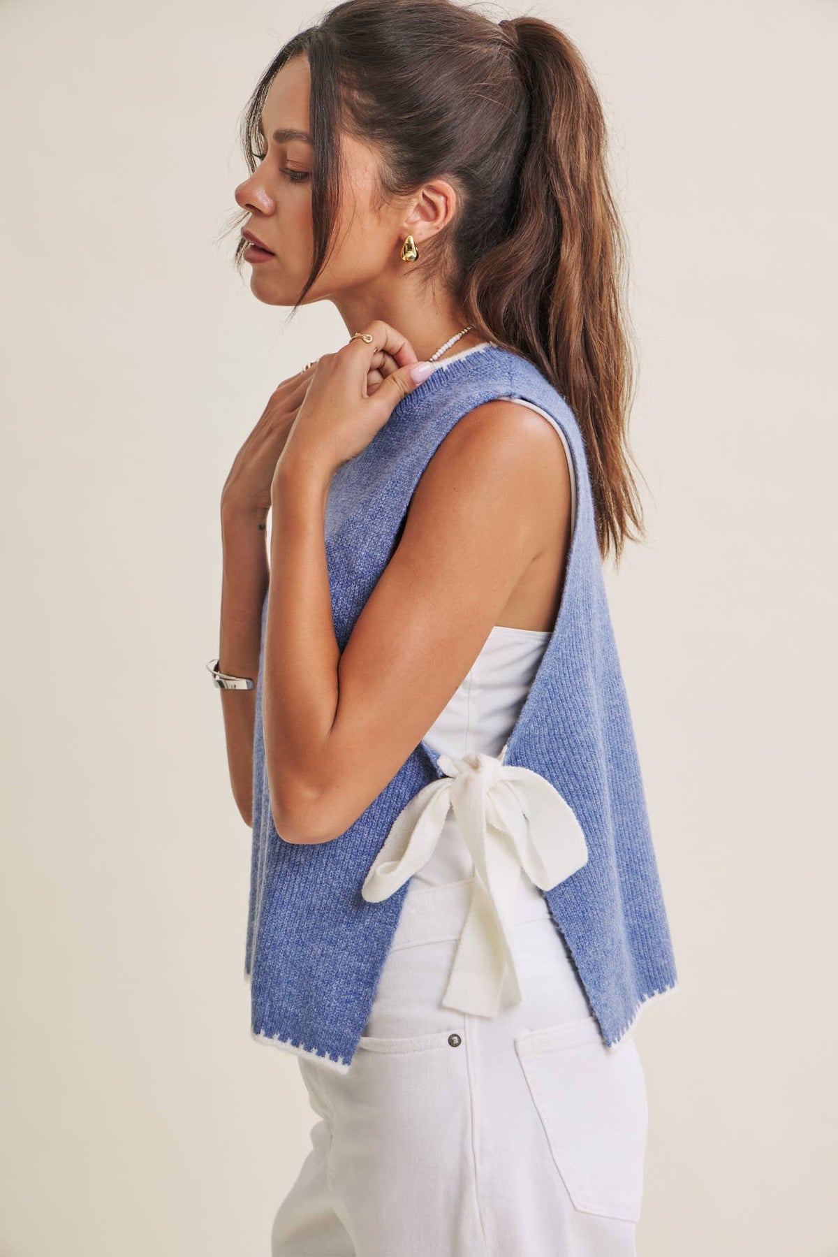 EFFORTLESS WEEKEND SIDE RIBBON TIE WHIPSTITCH SWEATER VEST