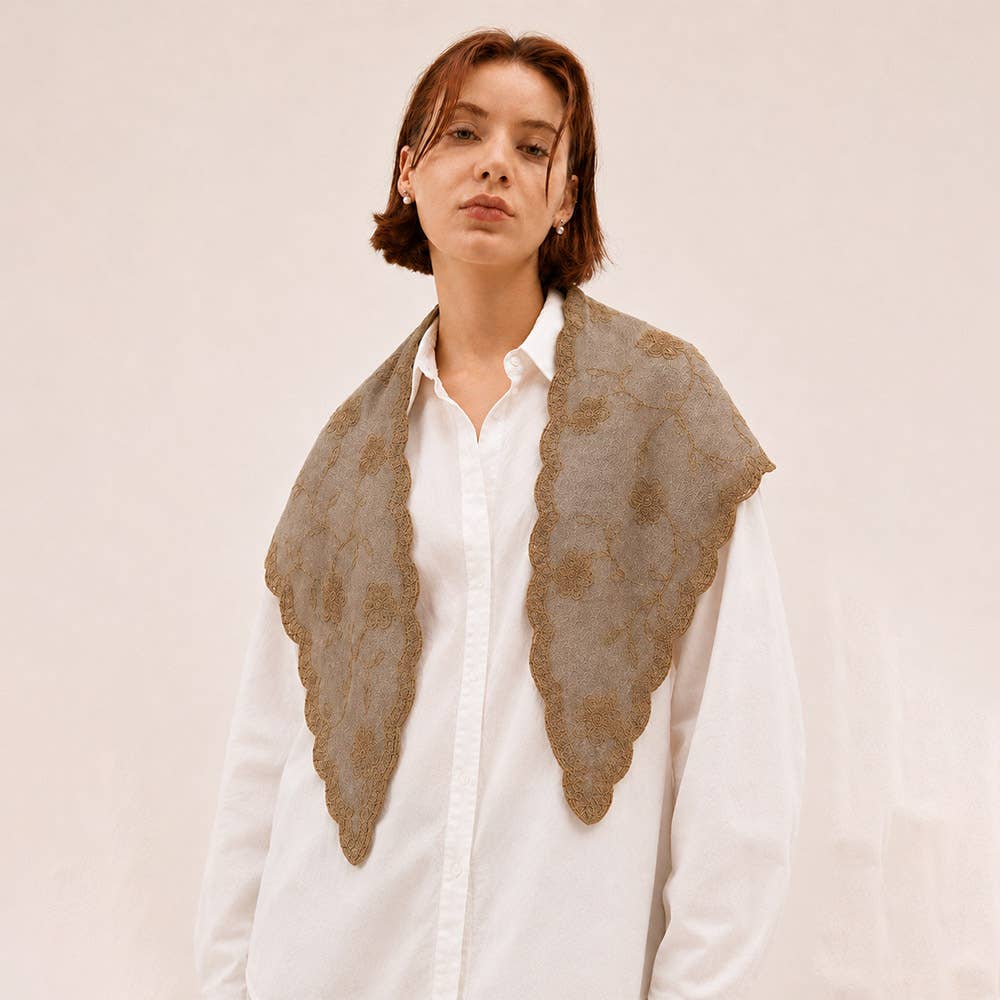 FLOWER TRIANGLE SCARF, WCLS 627