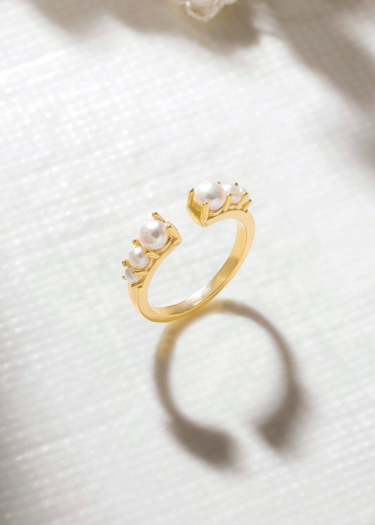 Gold Plated 925 Silver Graduated Prong Setting Pearl Ring