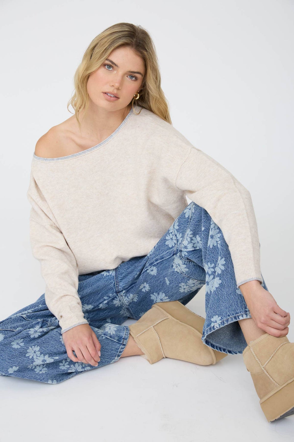 CONTRAST TRIM OFF SHOULDER LONG SLEEVE SWEATER