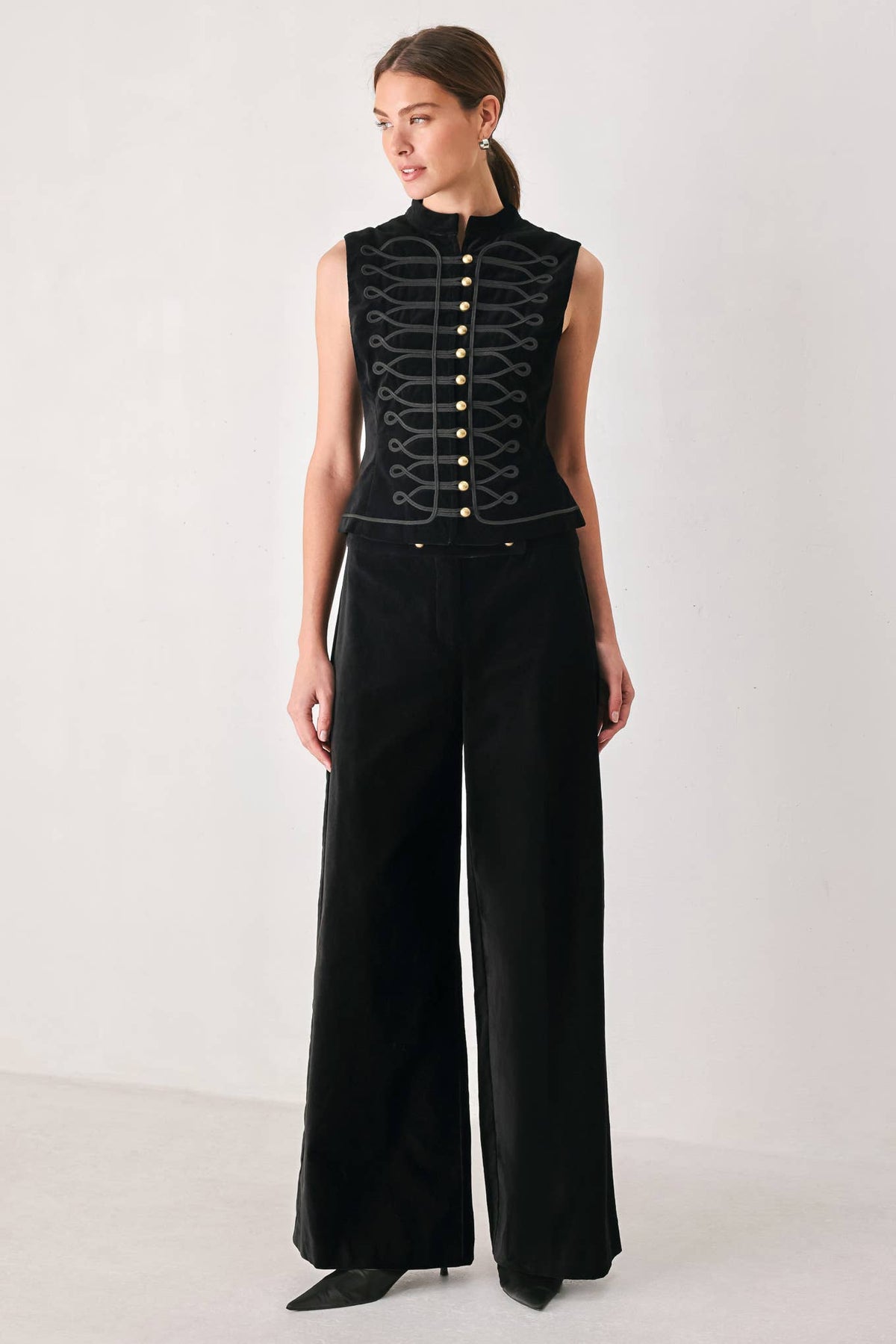 A woven velvet pant