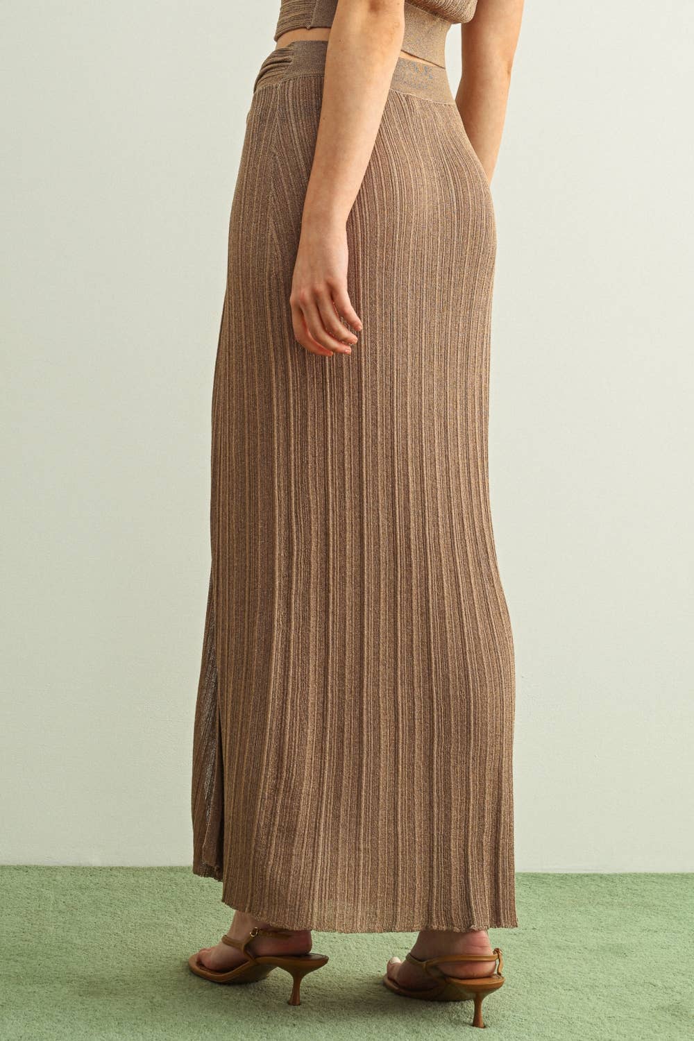 RIBBED TWIST ON THE SIDE KNITTED SKIRT