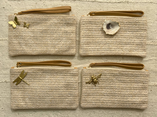 Straw clutch/wristlet bag