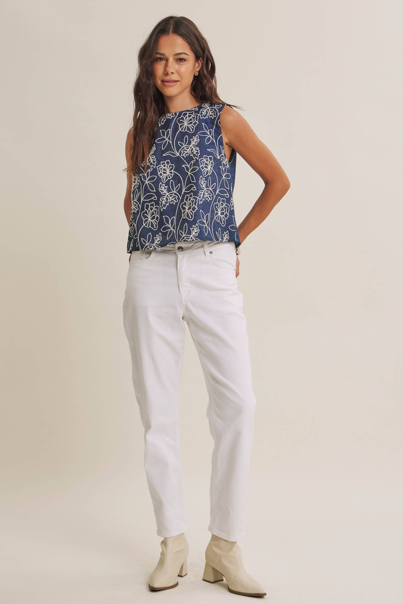 COASTAL DAY CHAMBRAY EMBROIDERED BLOUSE WITH BACK BOW