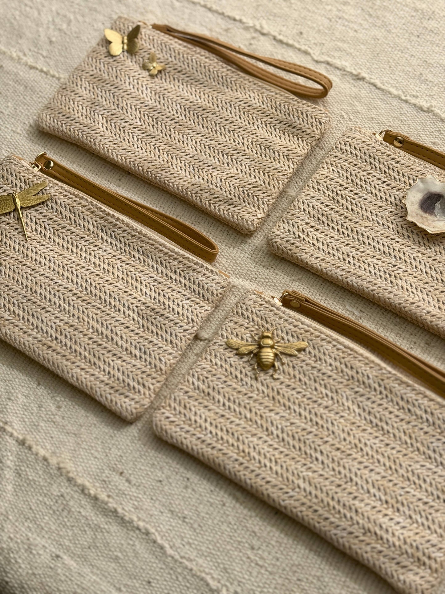Straw clutch/wristlet bag