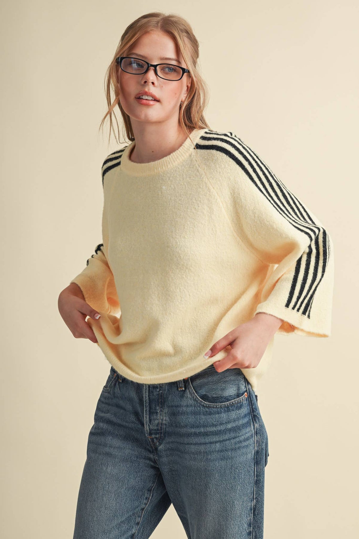 STRIPED 3/4 SLEEVE SWEATER