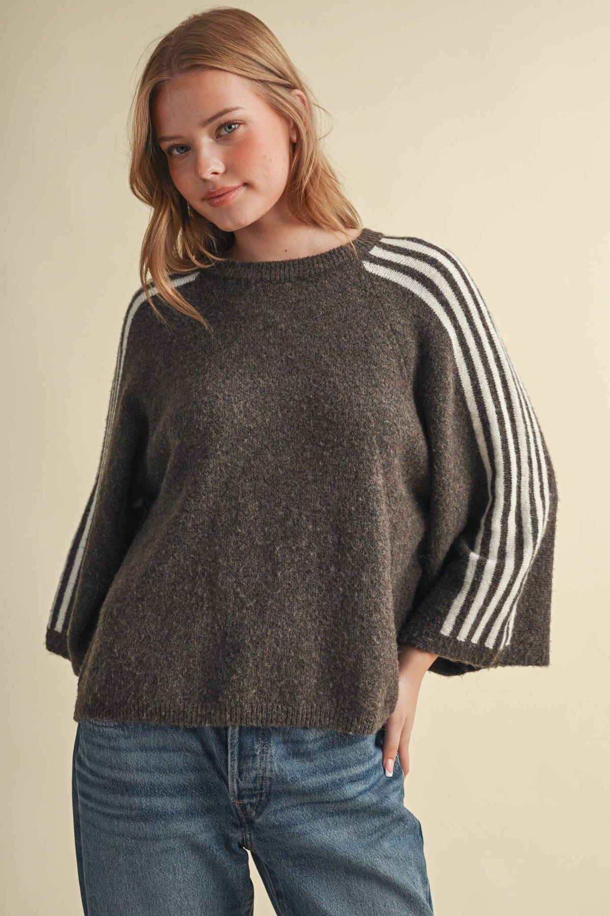 STRIPED 3/4 SLEEVE SWEATER