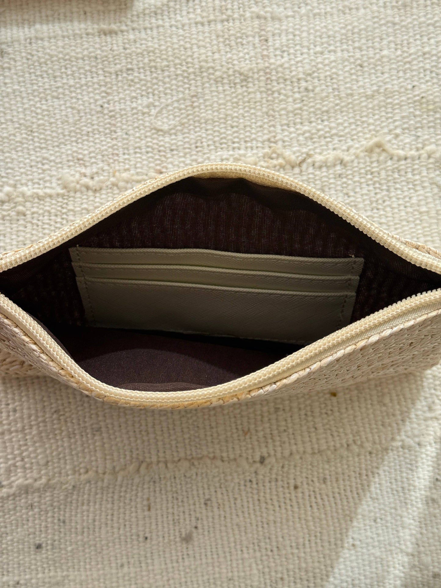 Straw clutch/wristlet bag