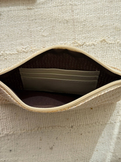 Straw clutch/wristlet bag