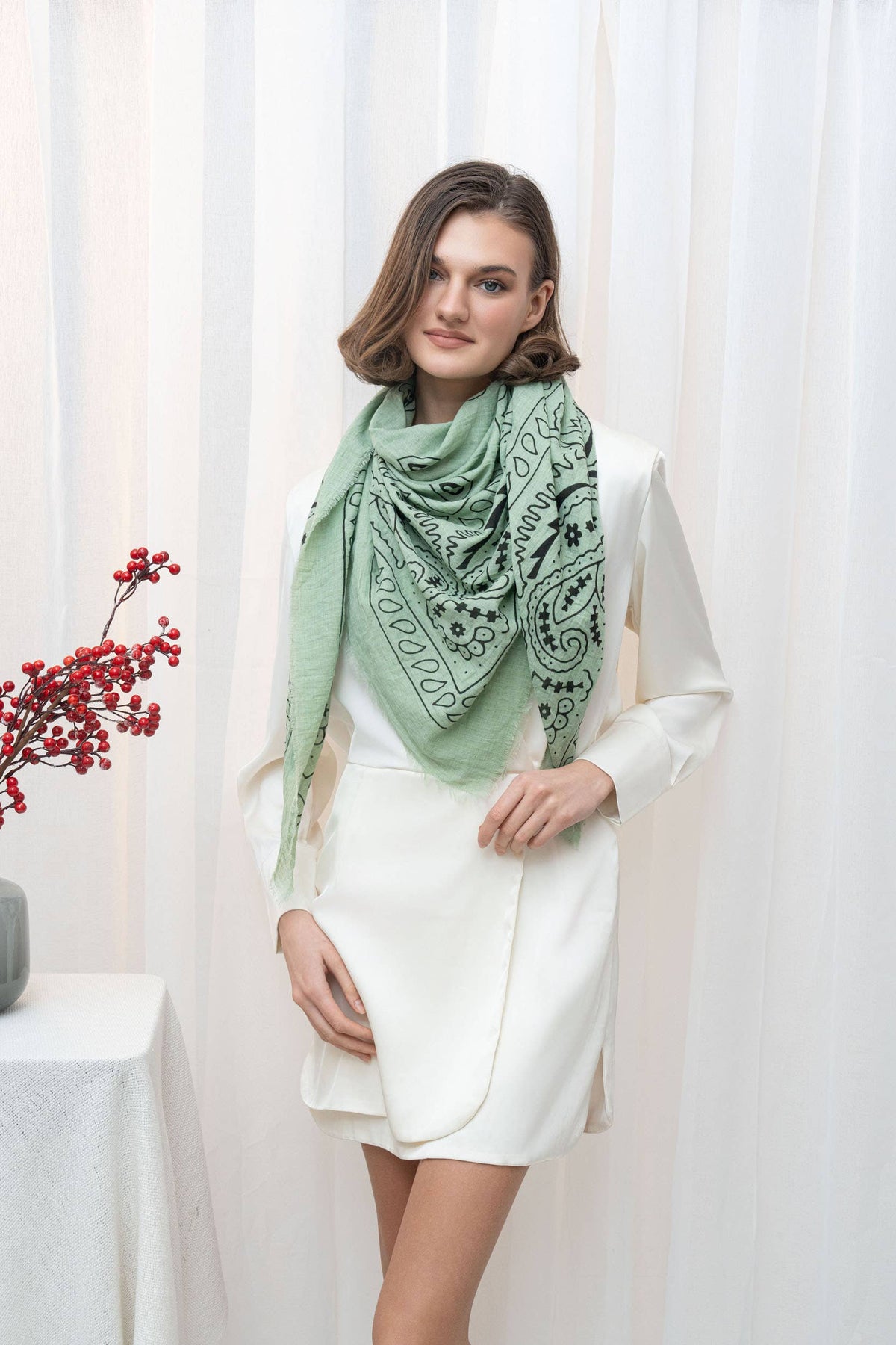 Large square scarf with bandana pattern