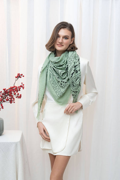 Large square scarf with bandana pattern