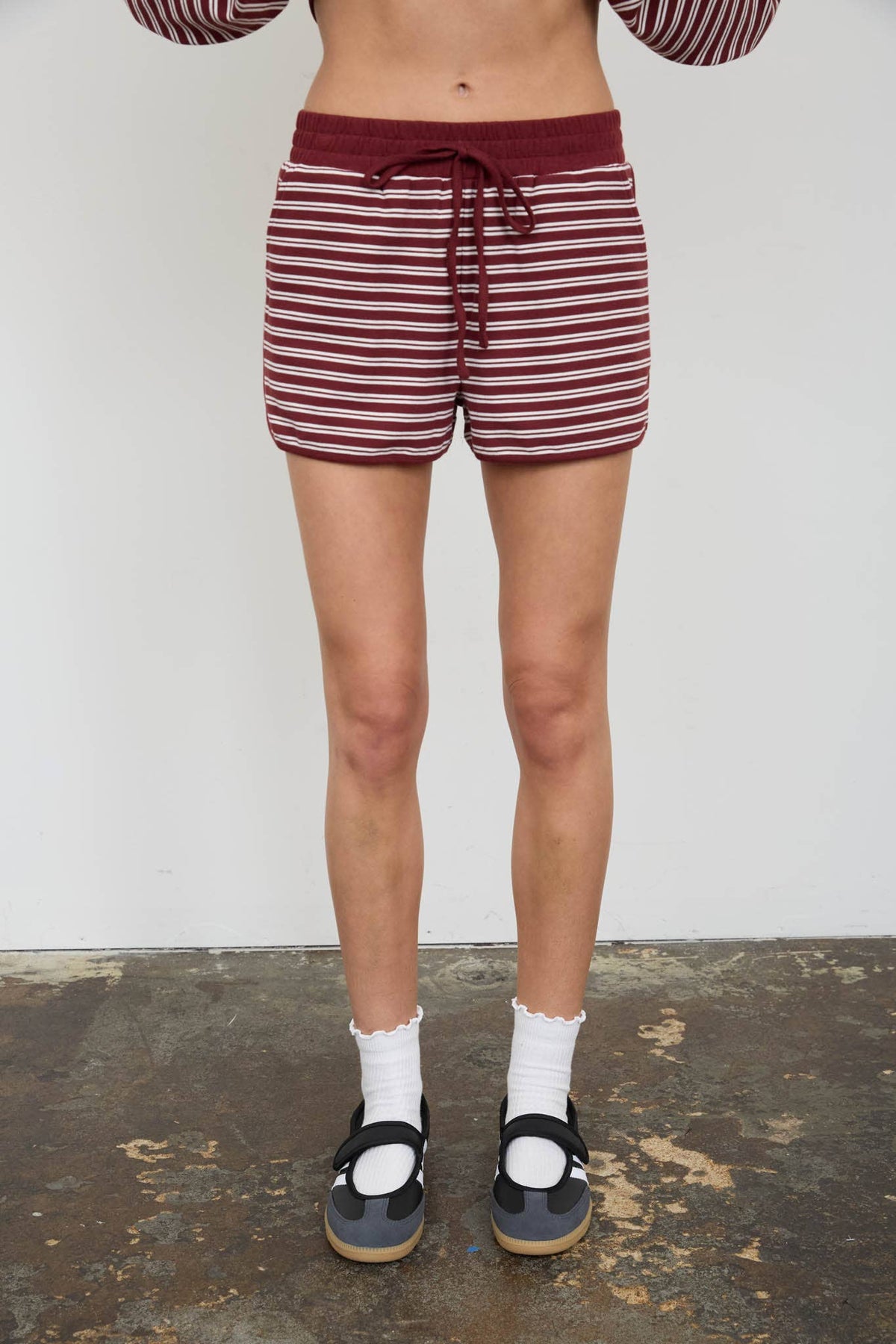 STRIPED CONTRAST WAIST KNIT LOUNGE SHORTS