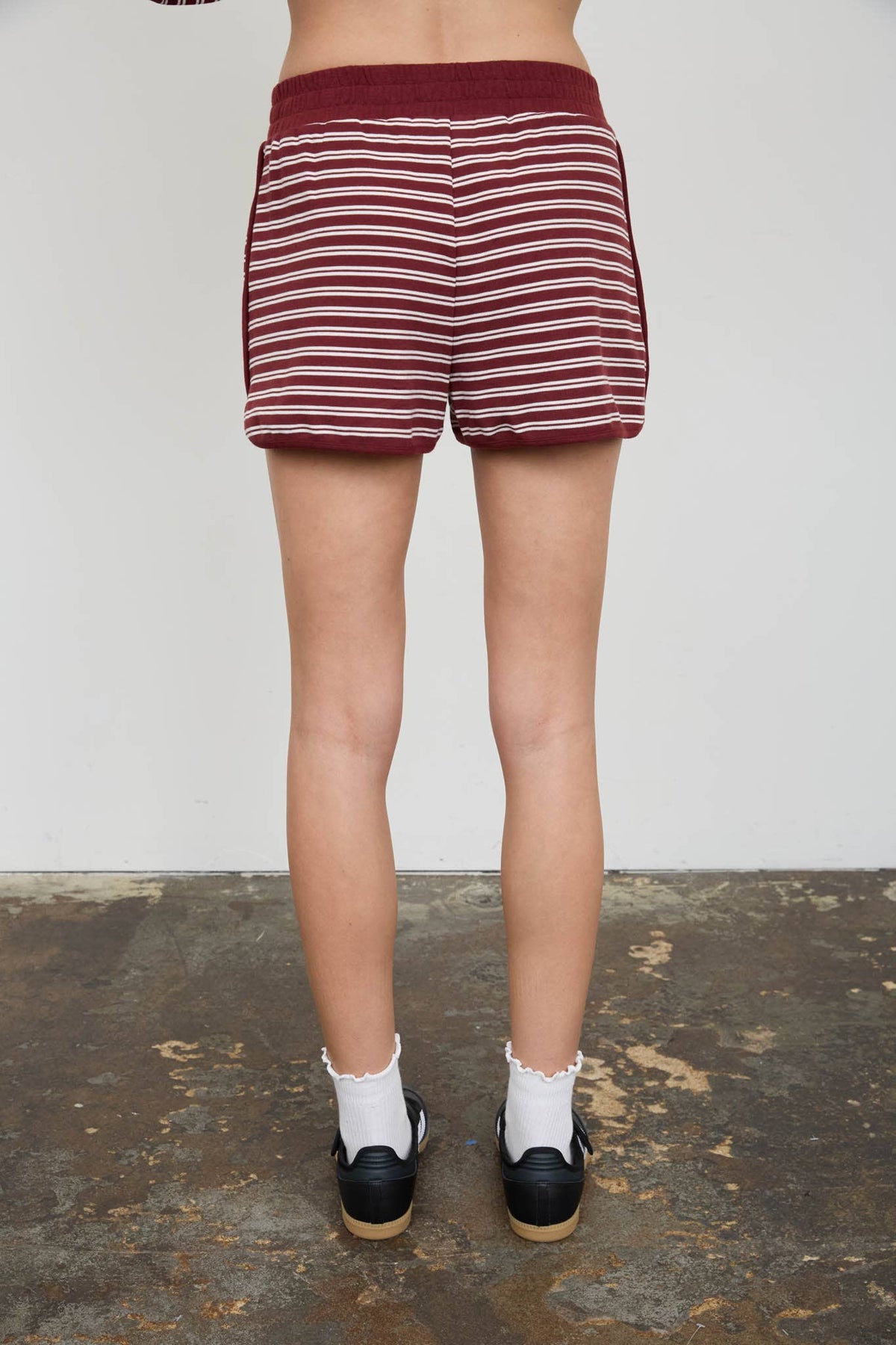 STRIPED CONTRAST WAIST KNIT LOUNGE SHORTS