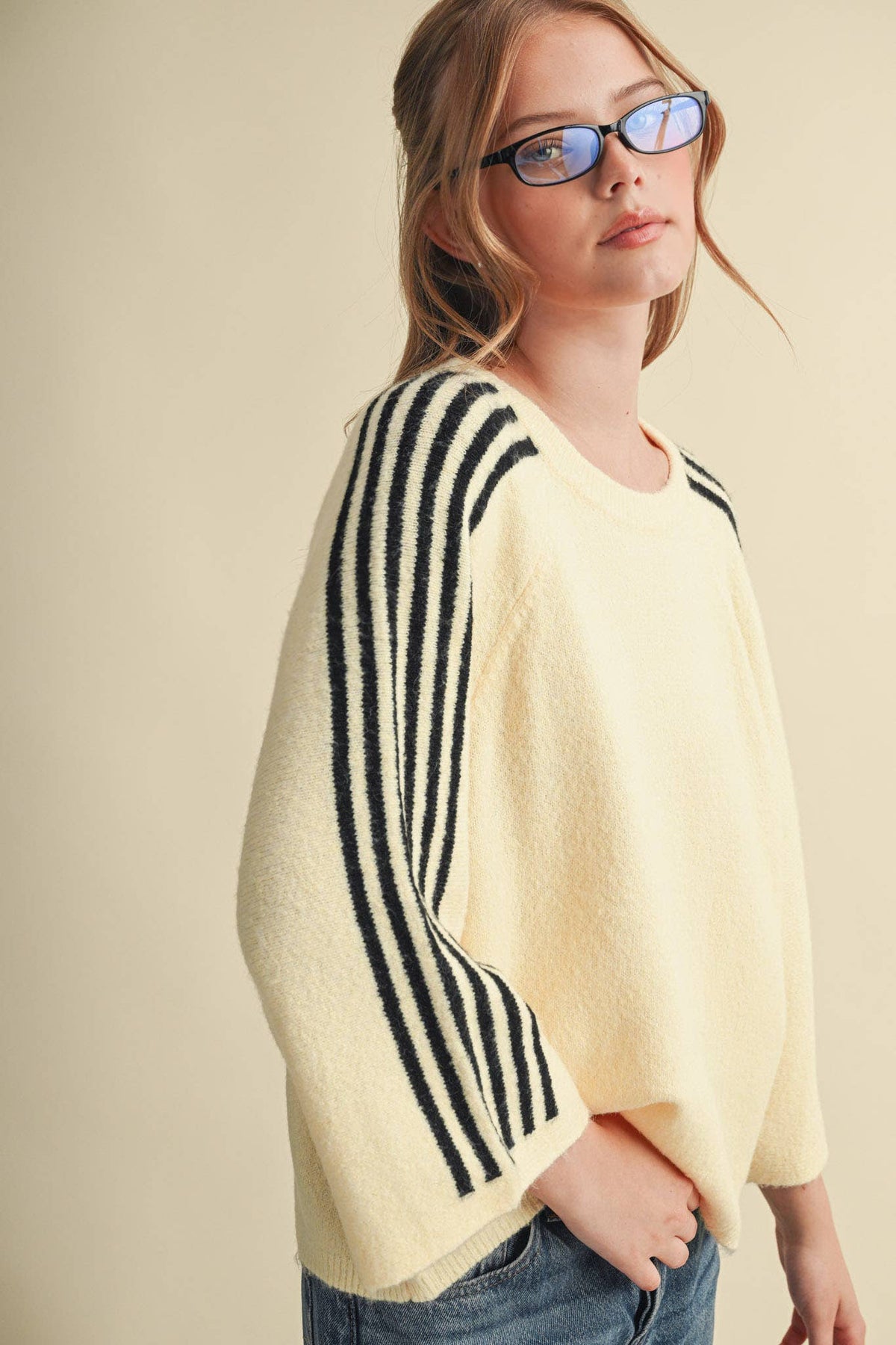 STRIPED 3/4 SLEEVE SWEATER